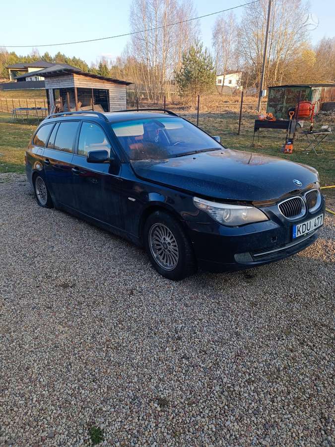 BMW 530 2008 — rear view