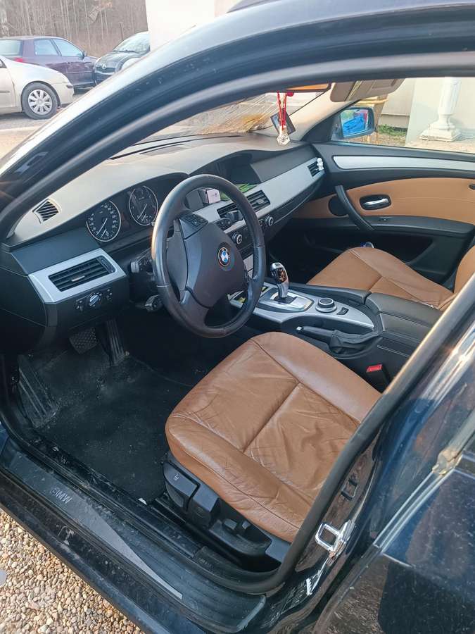 BMW 530 2008 — engine 2993 cm³, 235 HP (173kW)