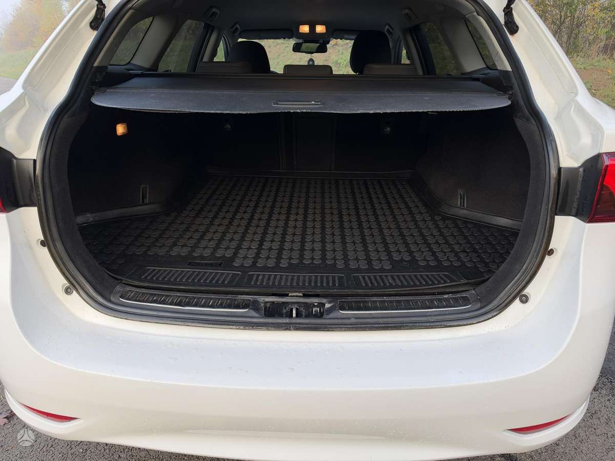 Toyota Avensis 2015 — photo 11
