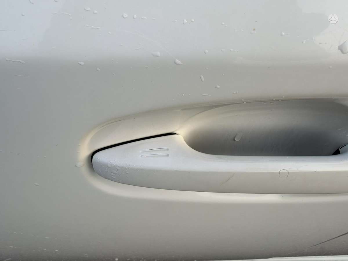 Toyota Avensis 2015 — photo 13