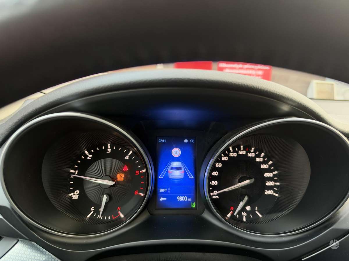 Toyota Avensis 2015 — photo 19