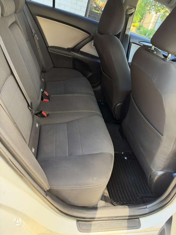 Toyota Avensis 2015 — photo 21