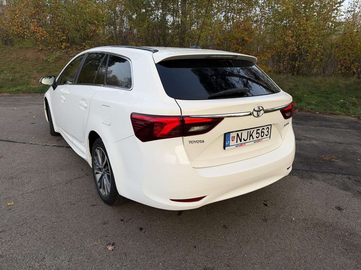 Toyota Avensis 2015 — photo 7
