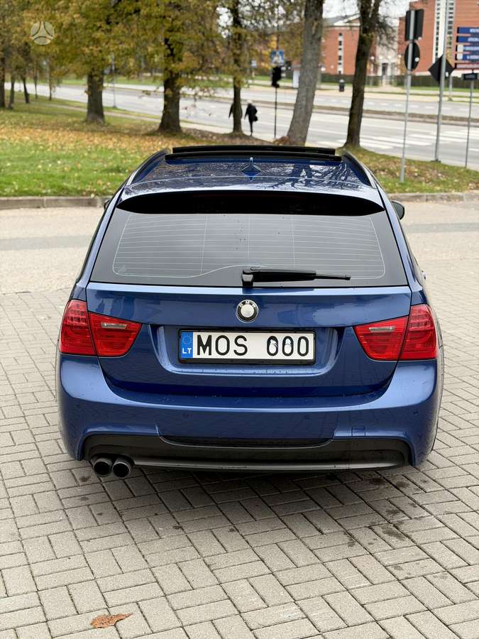 BMW 330 2011 — photo 5