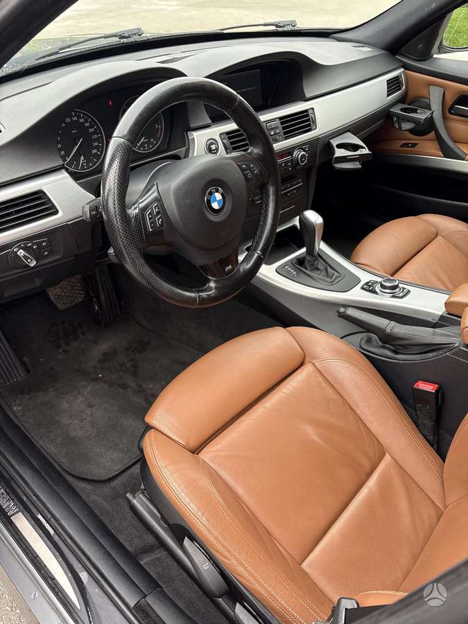 BMW 320 2009 — photo 11