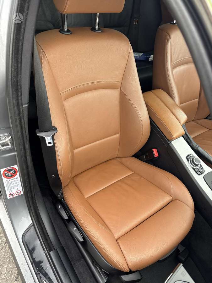 BMW 320 2009 — photo 13