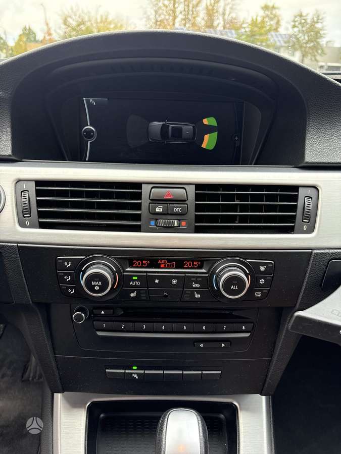 BMW 320 2009 — photo 19