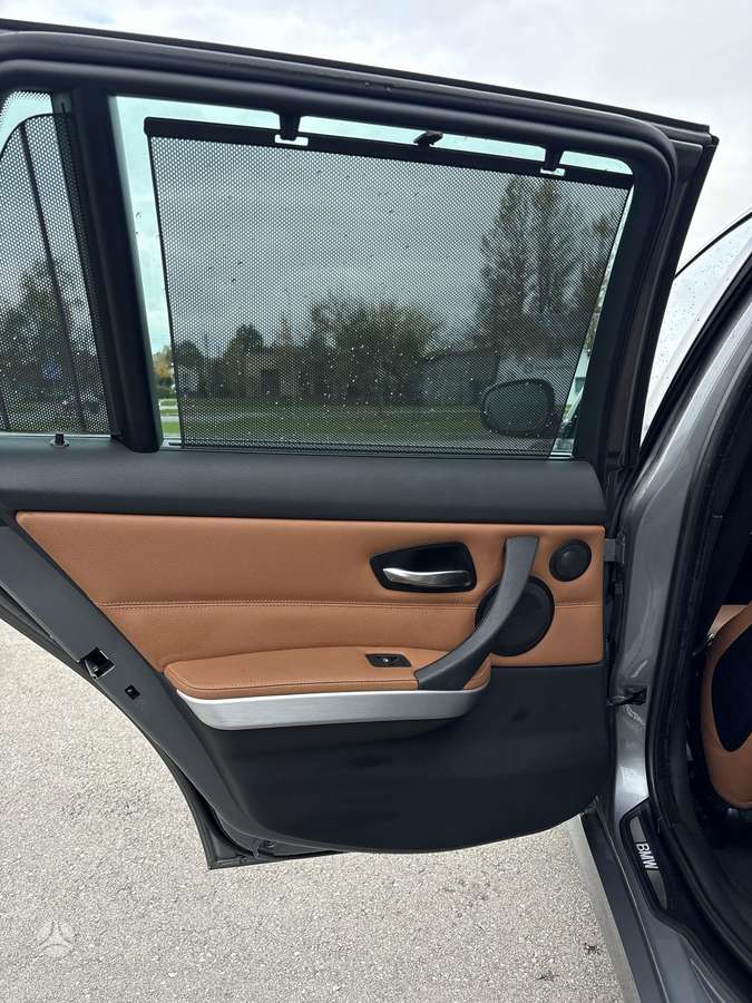 BMW 320 2009 — photo 21