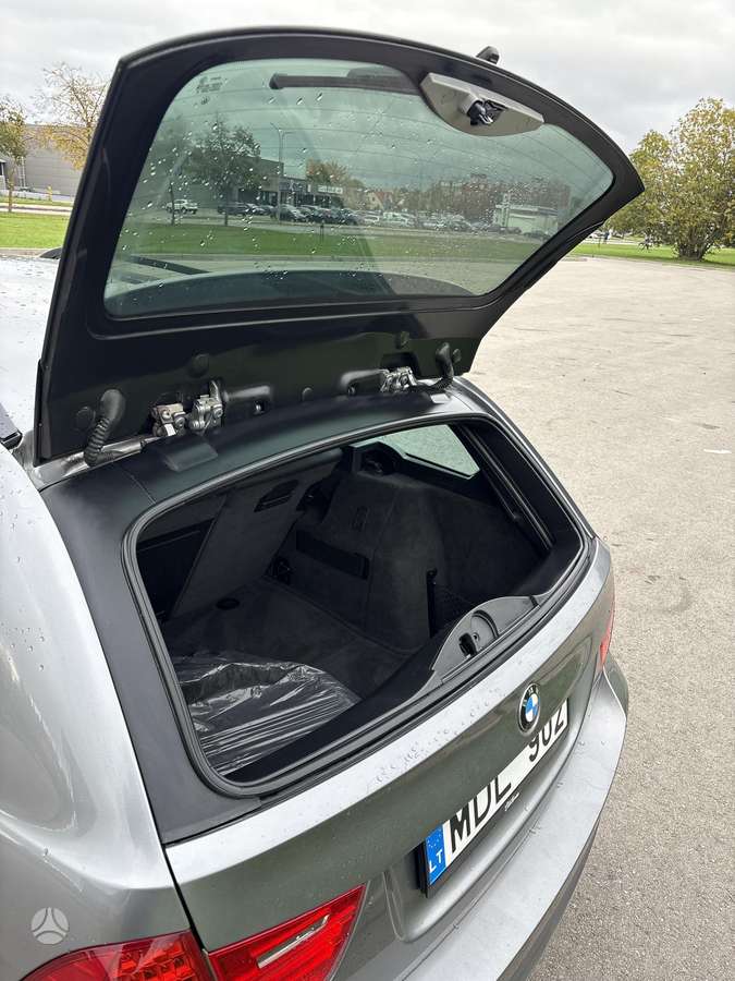 BMW 320 2009 — photo 23