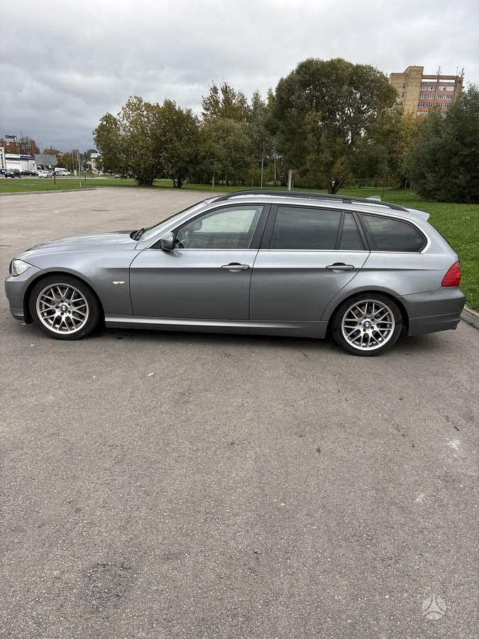 BMW 320 2009 — photo 5