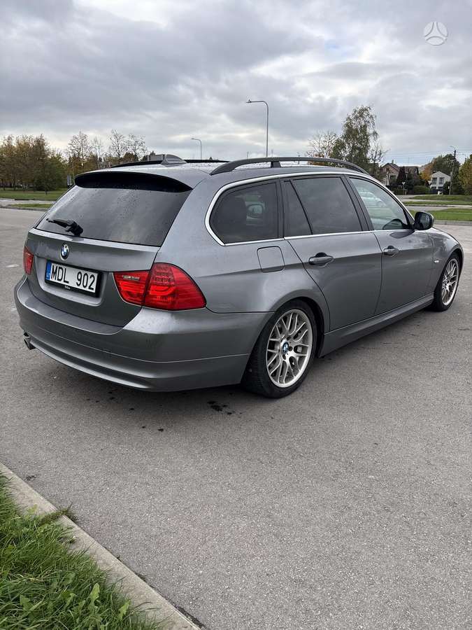 BMW 320 2009 — photo 6