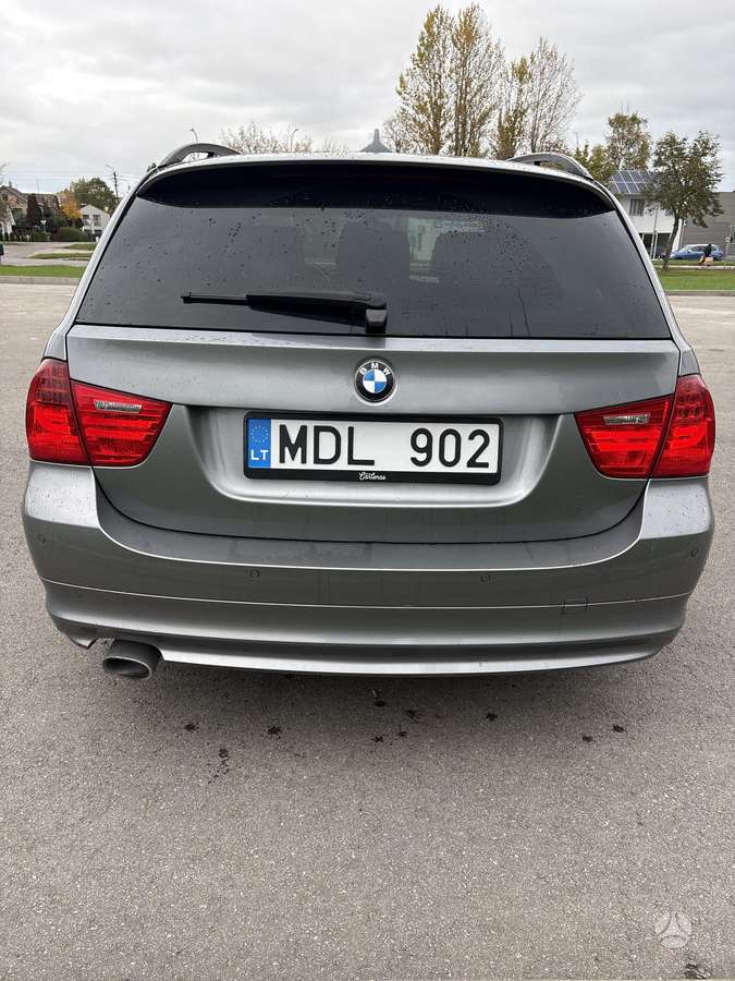 BMW 320 2009 — photo 7