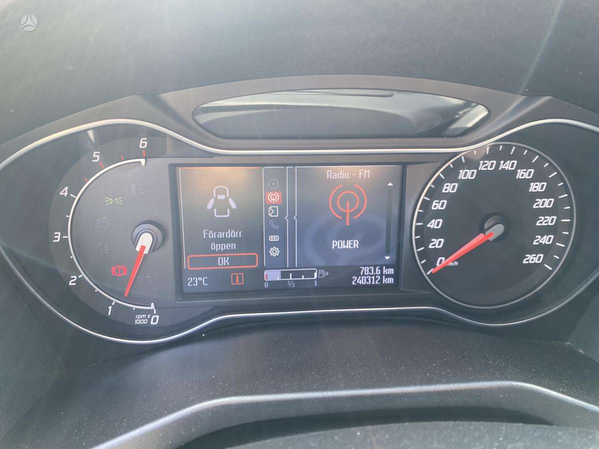 Ford Mondeo 2011 — photo 8