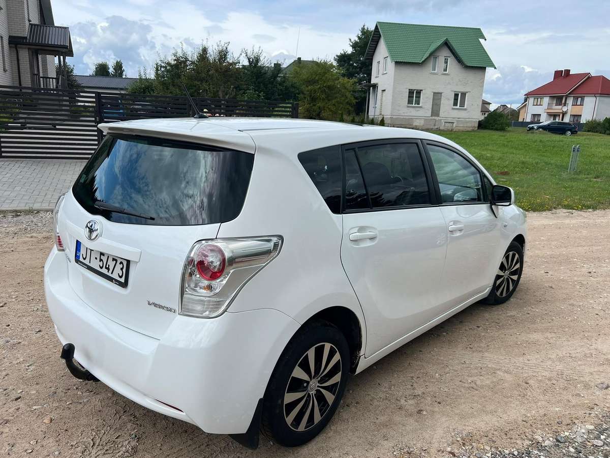 Toyota Verso 2012 — photo 5