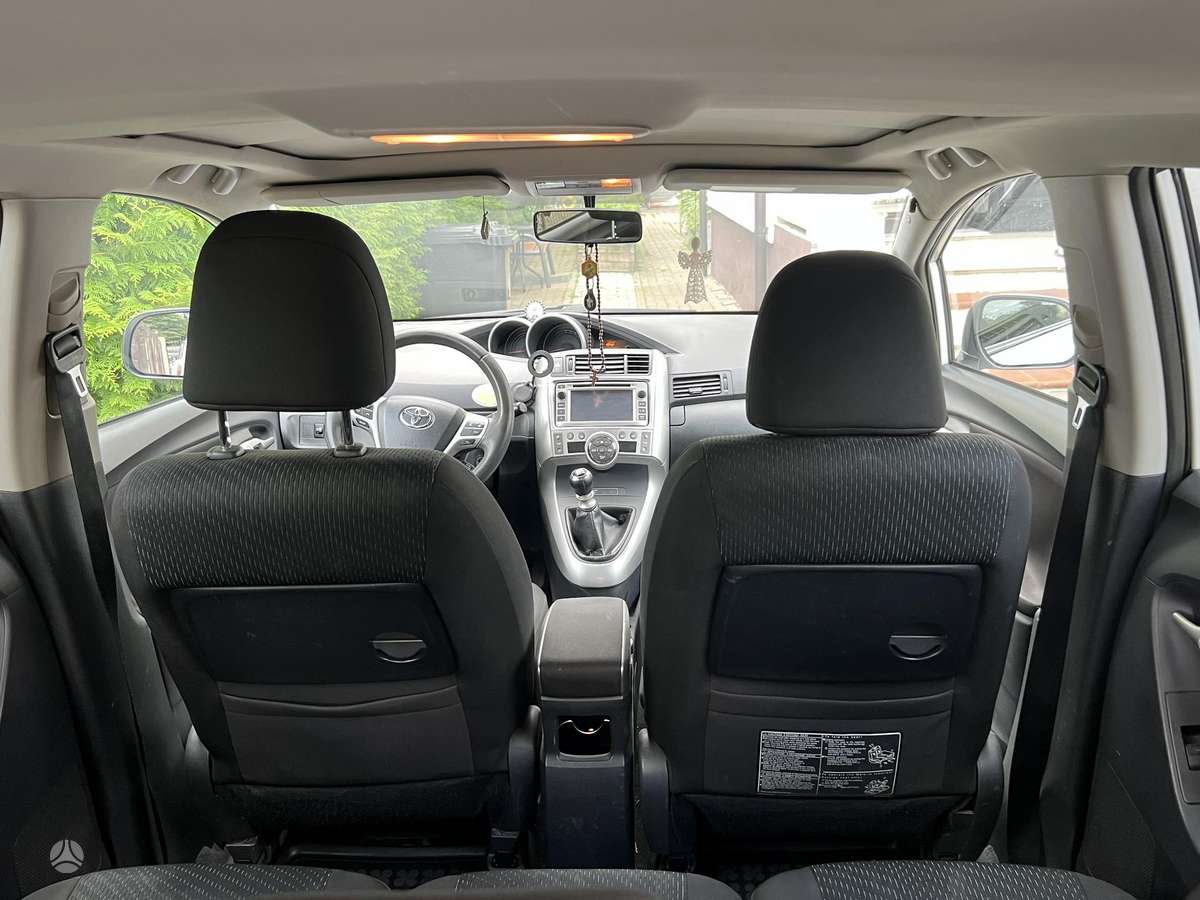 Toyota Verso 2012 — photo 9
