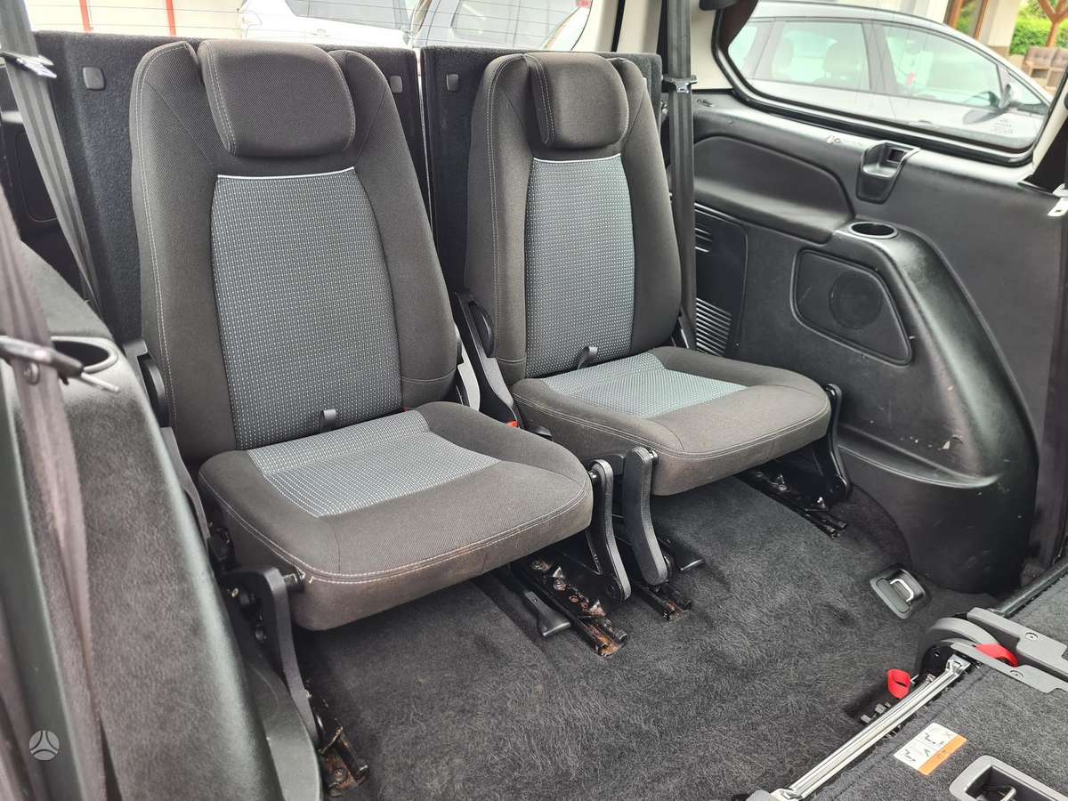 Ford Galaxy 2011 — photo 15