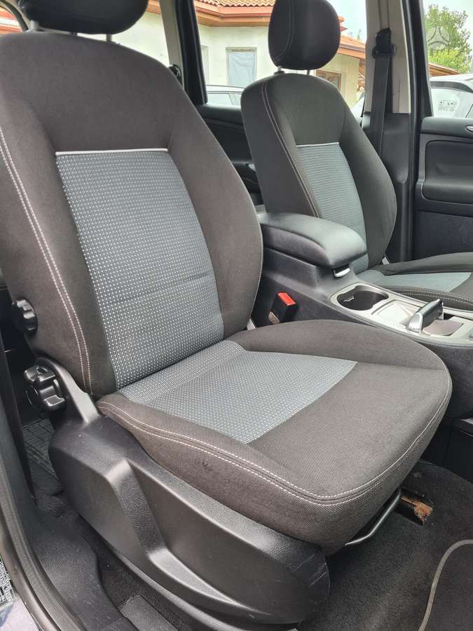 Ford Galaxy 2011 — photo 19