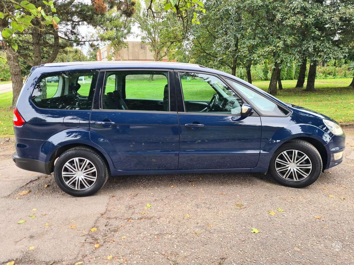 Ford Galaxy 2011 — interior
