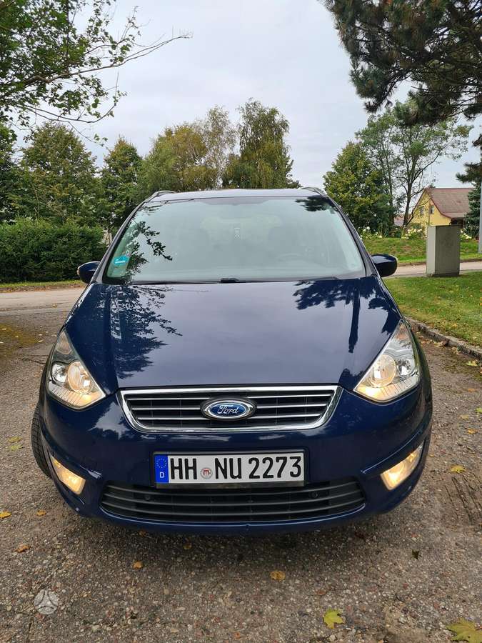 Ford Galaxy 2011 — photo 38
