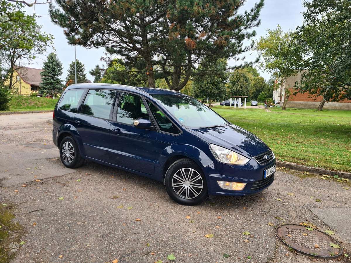 Ford Galaxy 2011 — photo 44