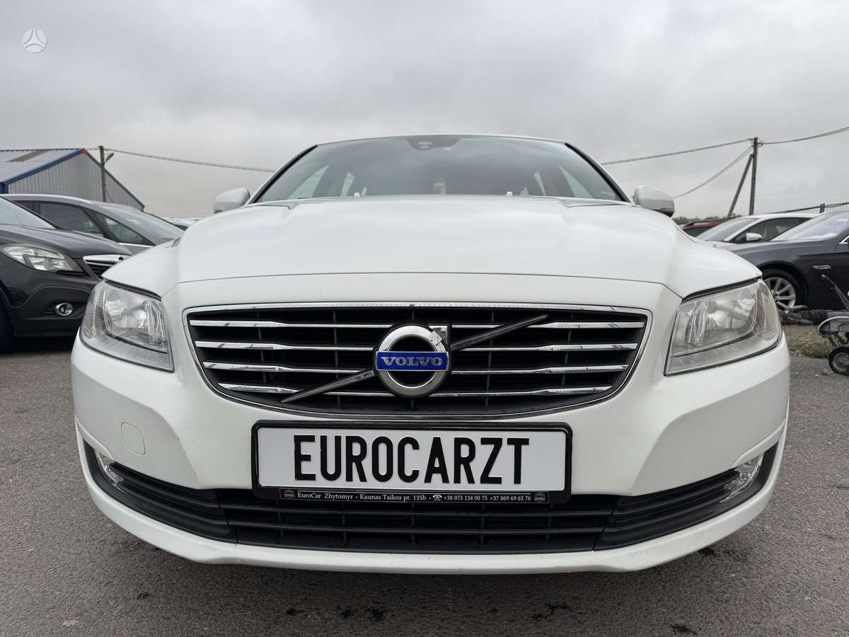 Volvo V70 2014 — rear view
