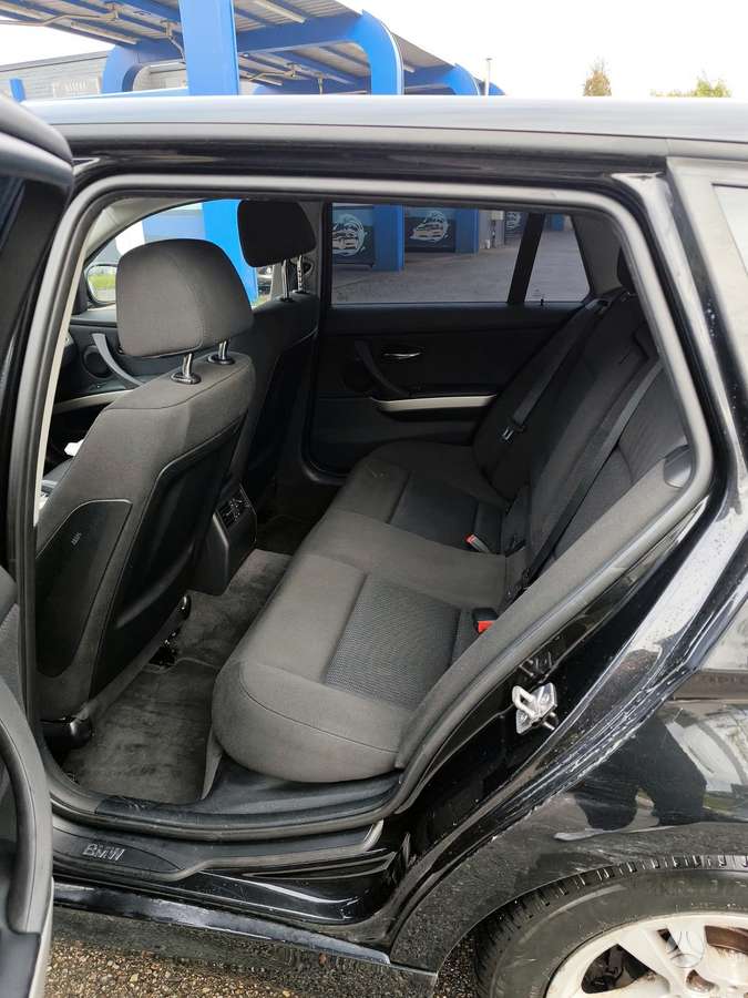 BMW 318 2012 — photo 10