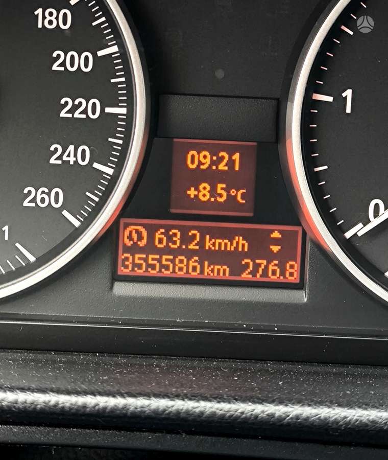 BMW 318 2012 — photo 11