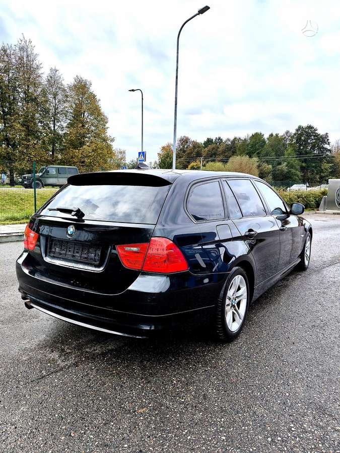 BMW 318 2012 — engine 1995 cm³, 143 HP (105kW)