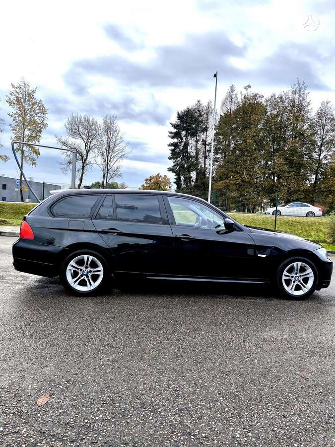 BMW 318 2012 — photo 5