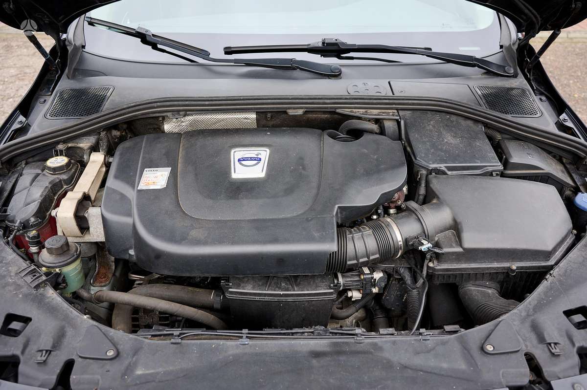 Volvo V60 2012 — photo 11
