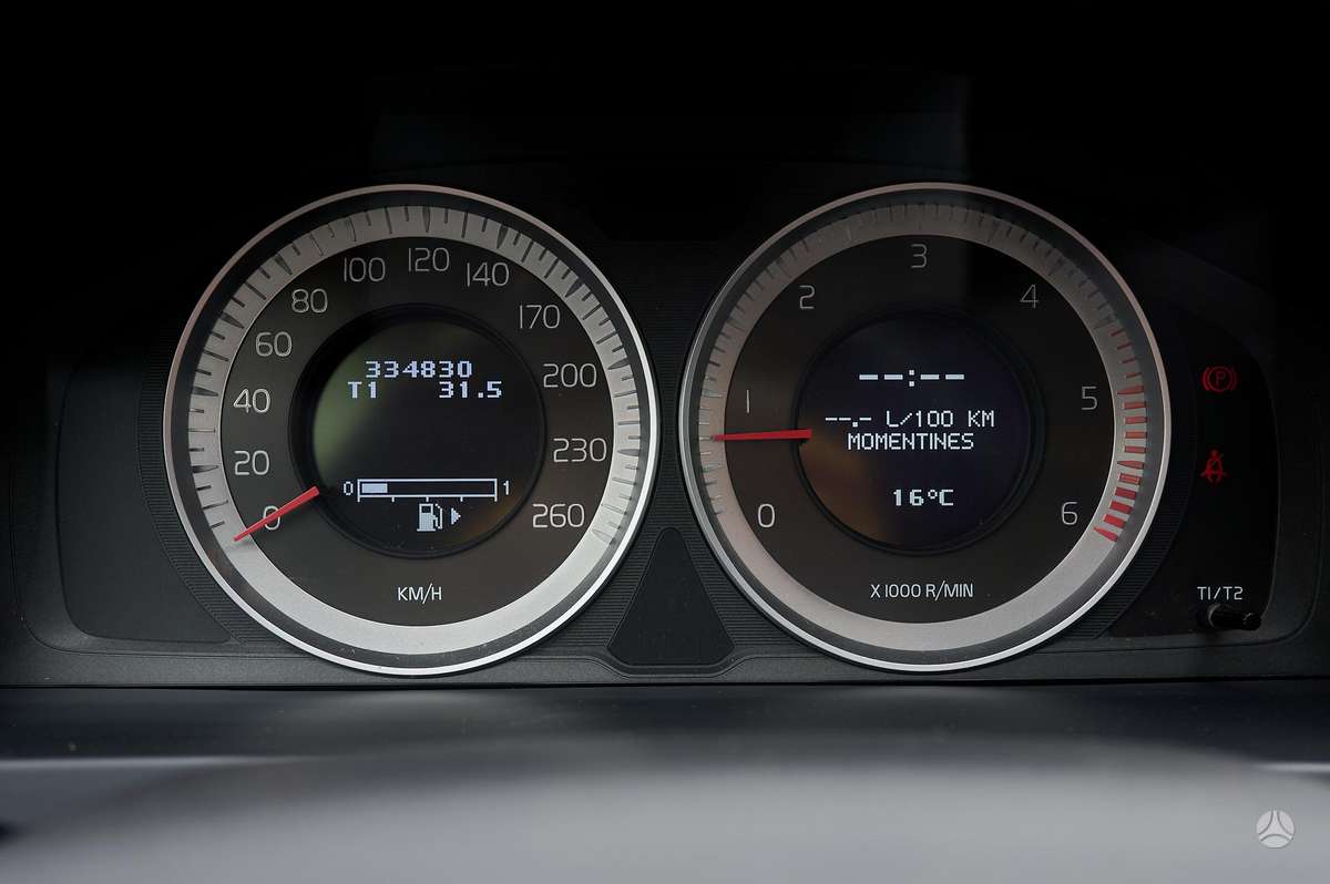Volvo V60 2012 — photo 12