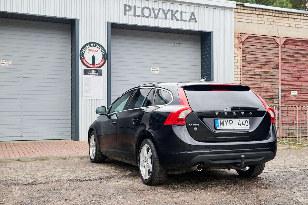 Volvo V60 2012 — engine 1984 cm³, 163 HP (120kW)