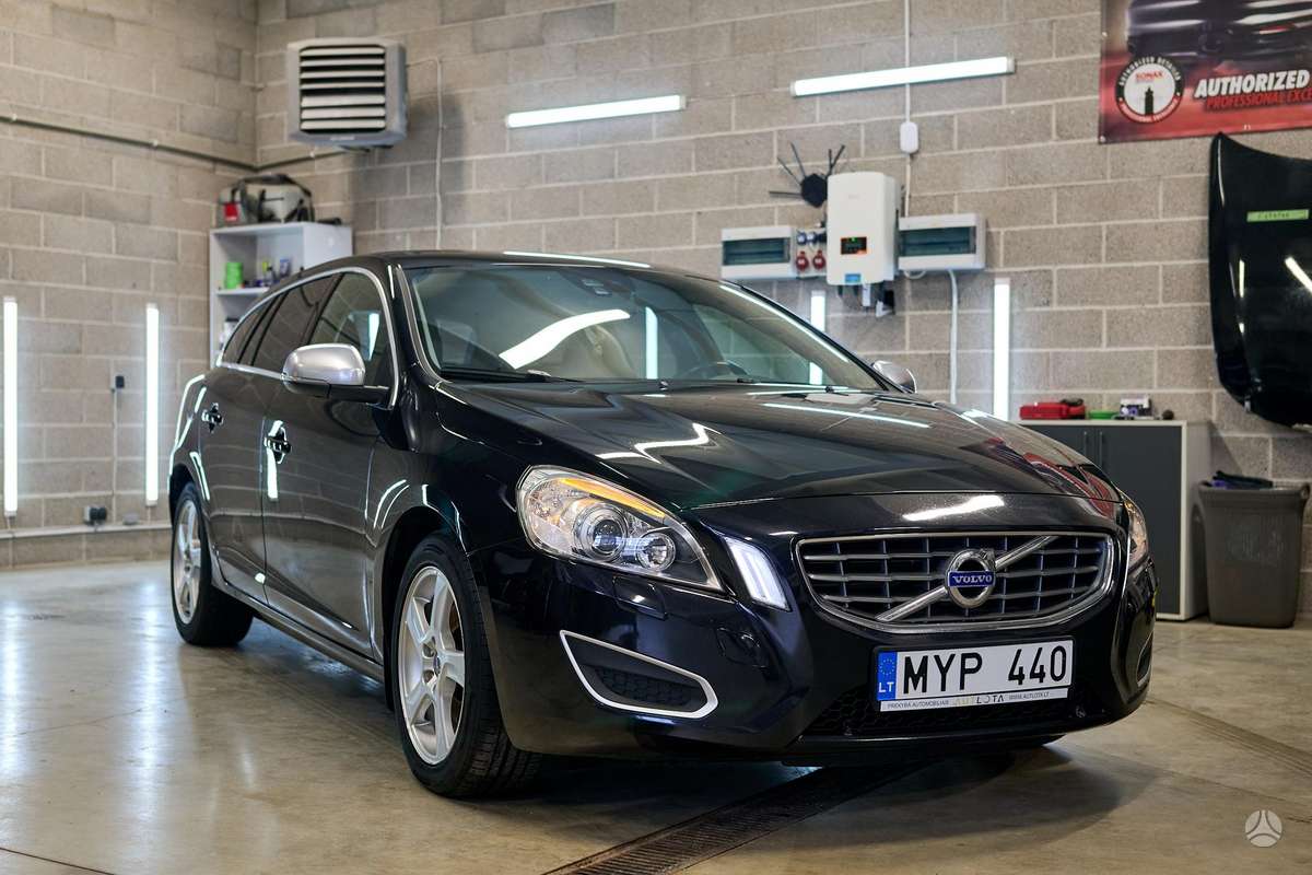 Volvo V60 2012 — photo 6