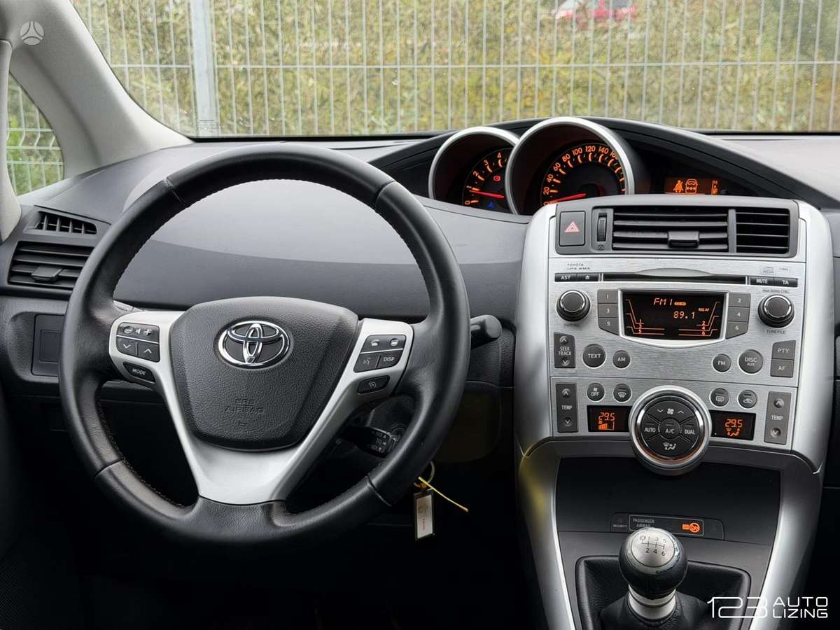 Toyota Verso 2010 — photo 14