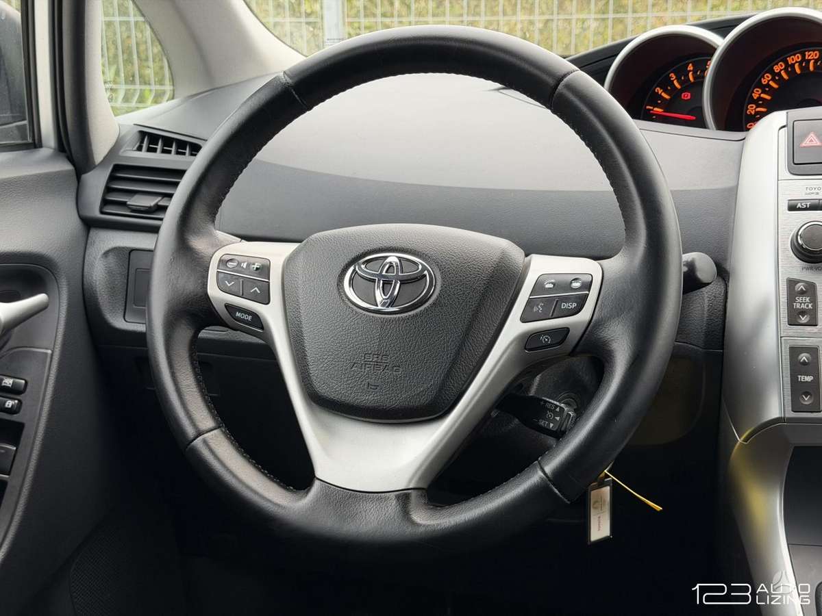 Toyota Verso 2010 — photo 15