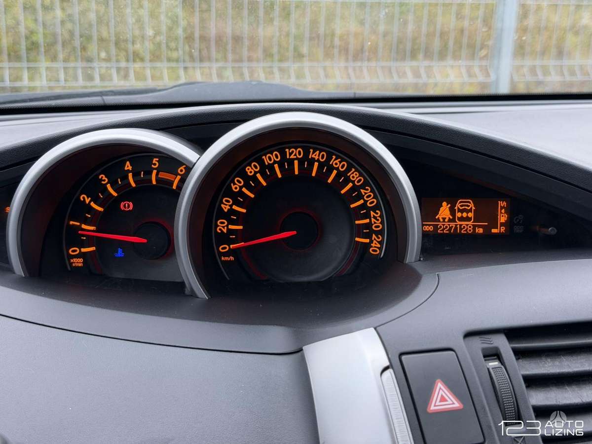 Toyota Verso 2010 — photo 16