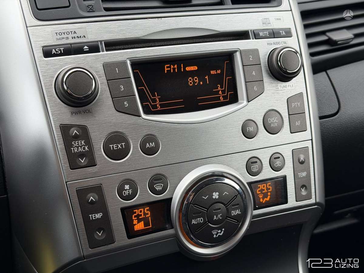 Toyota Verso 2010 — photo 17