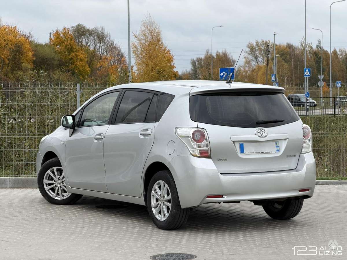 Toyota Verso 2010 — photo 5