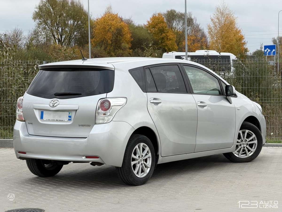 Toyota Verso 2010 — photo 6