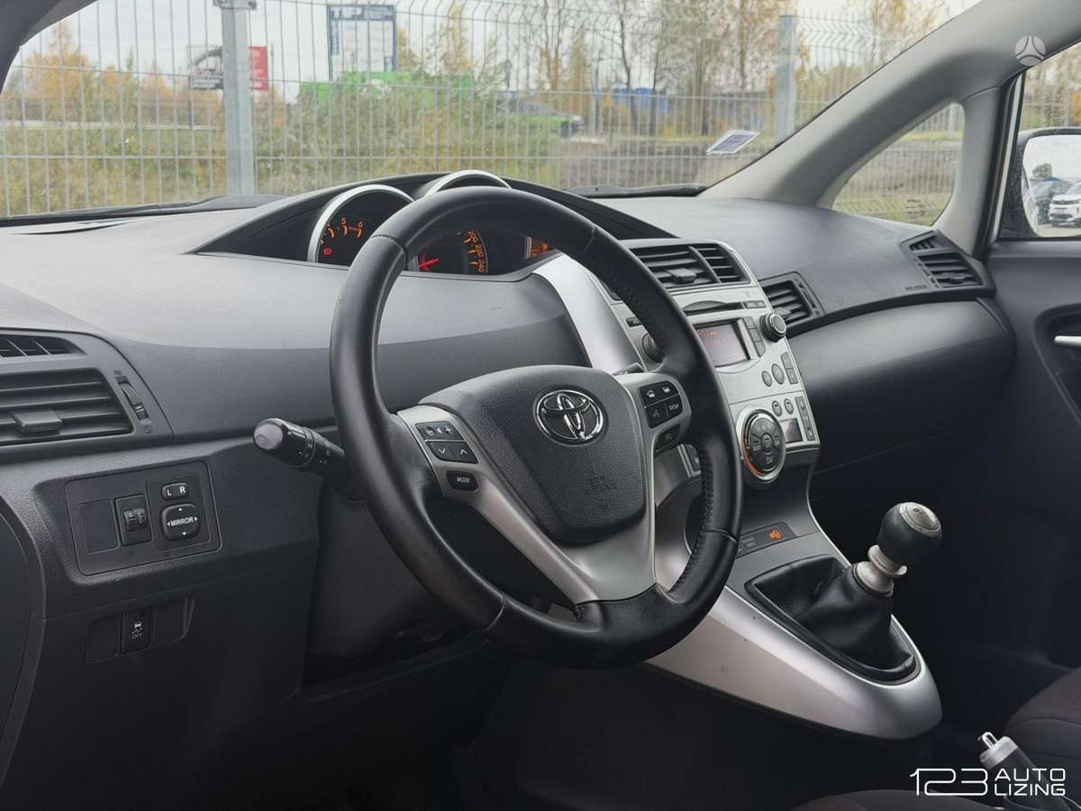 Toyota Verso 2010 — photo 9