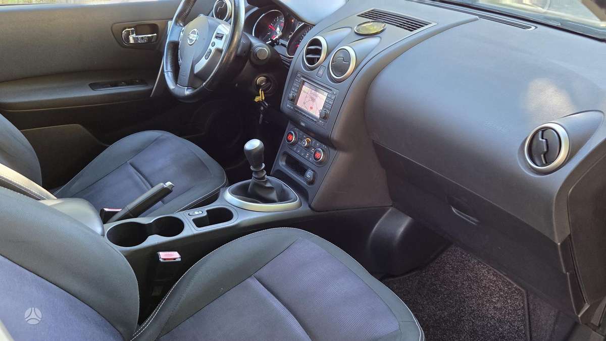 Nissan Qashqai 2012 — engine 1461 cm³, 110 HP (81kW)