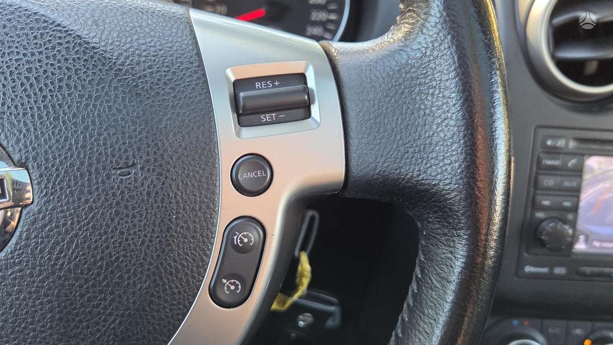 Nissan Qashqai 2012 — photo 7