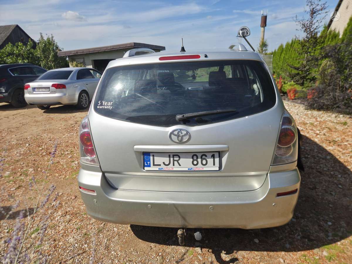 Toyota Corolla 2005 — engine 1995 cm³, 116 HP (85kW)