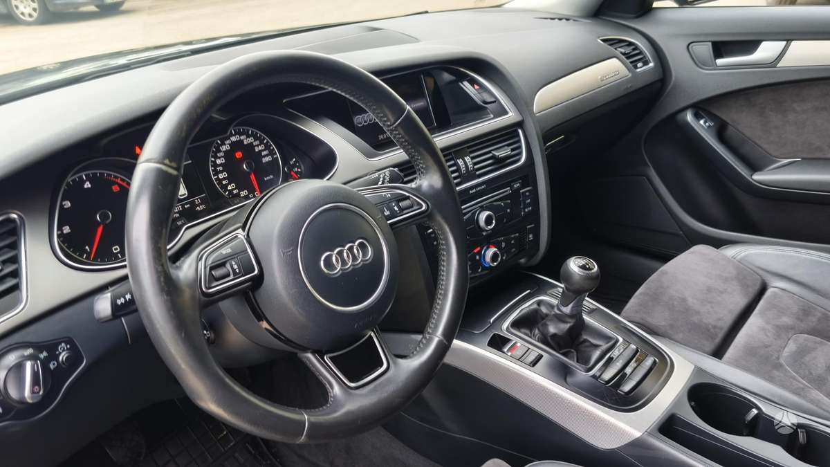 Audi A4 2012 — photo 15