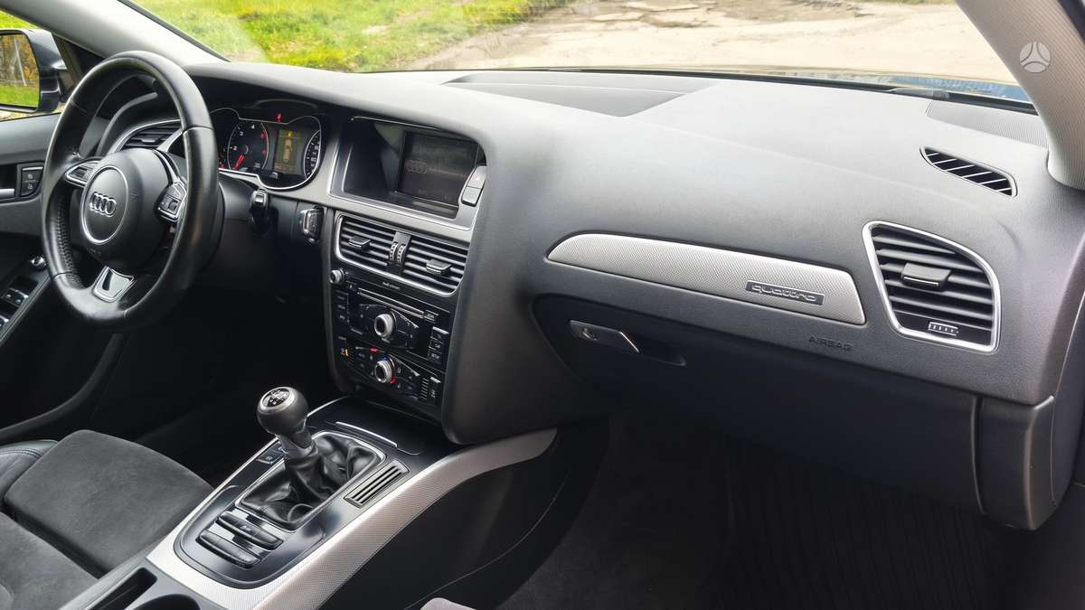 Audi A4 2012 — photo 16