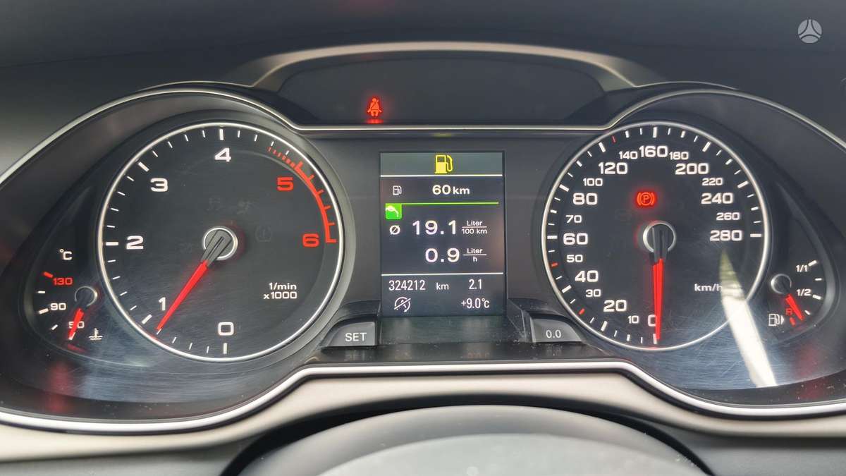 Audi A4 2012 — photo 17