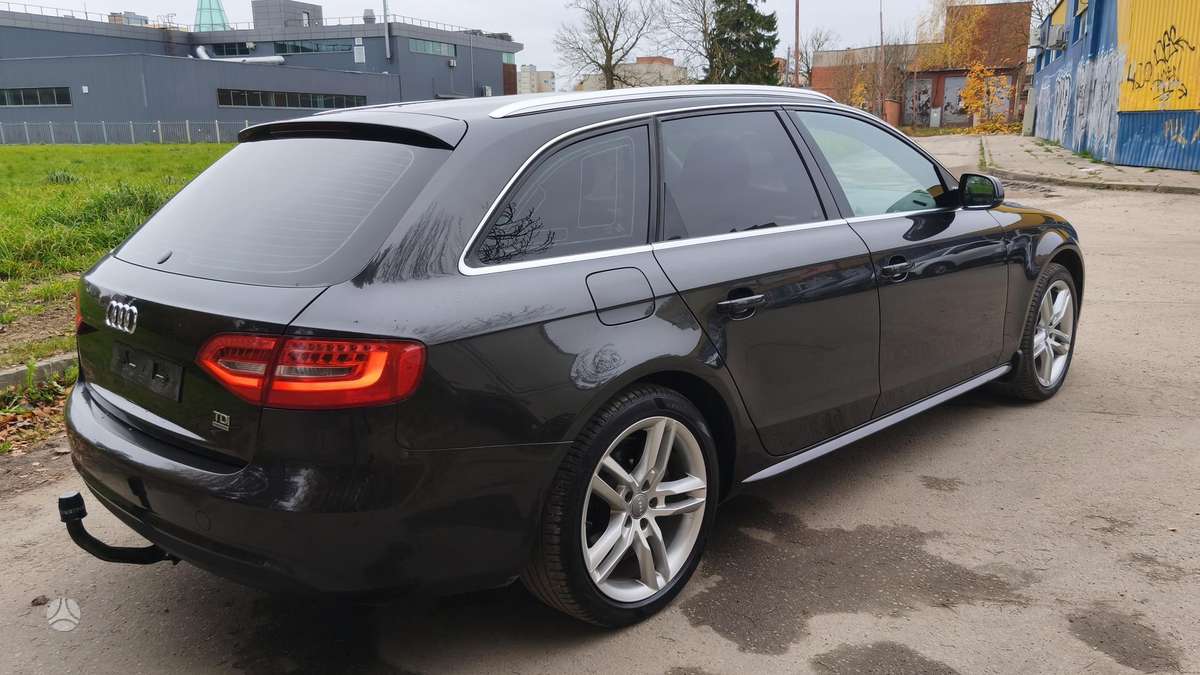 Audi A4 2012 — interior