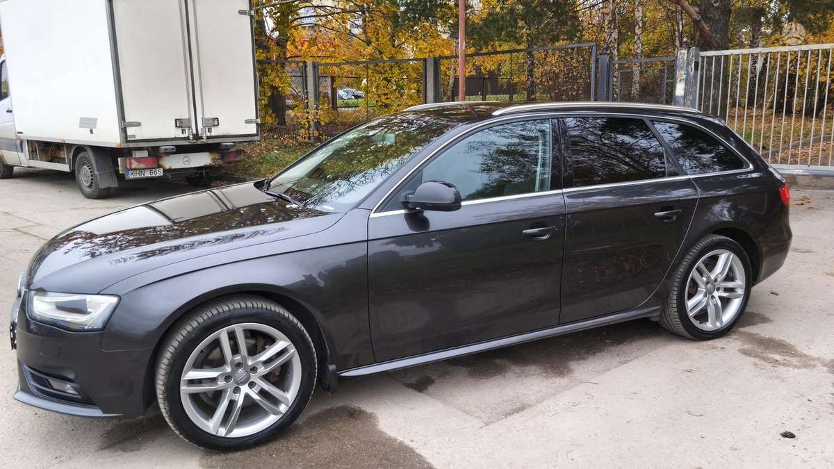 Audi A4 2012 — photo 7