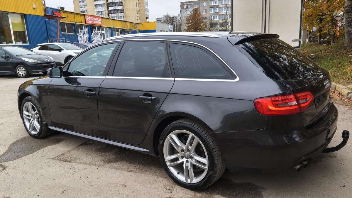 Audi A4 2012 — photo 9