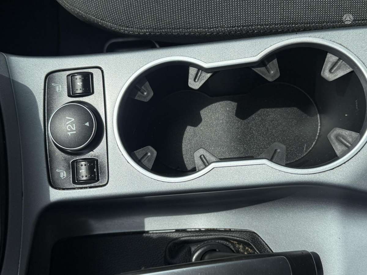 Ford C-MAX 2014 — photo 11